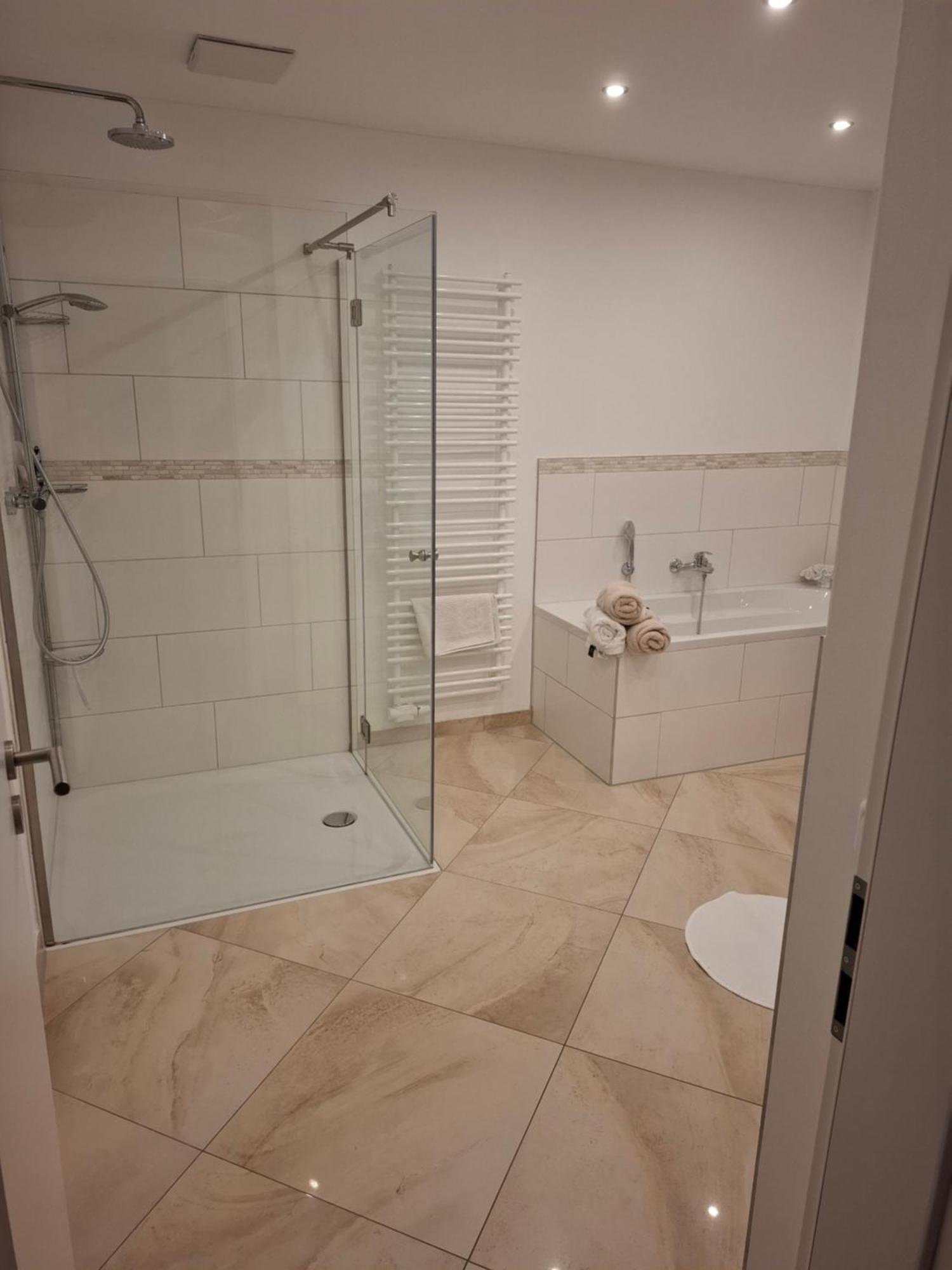 Umgeben Von Seen Und Waeldern Apartment
